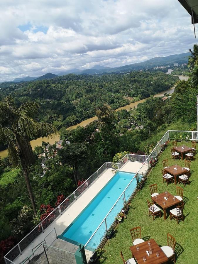 The Mountbatten Hotel Kandy Dış mekan fotoğraf