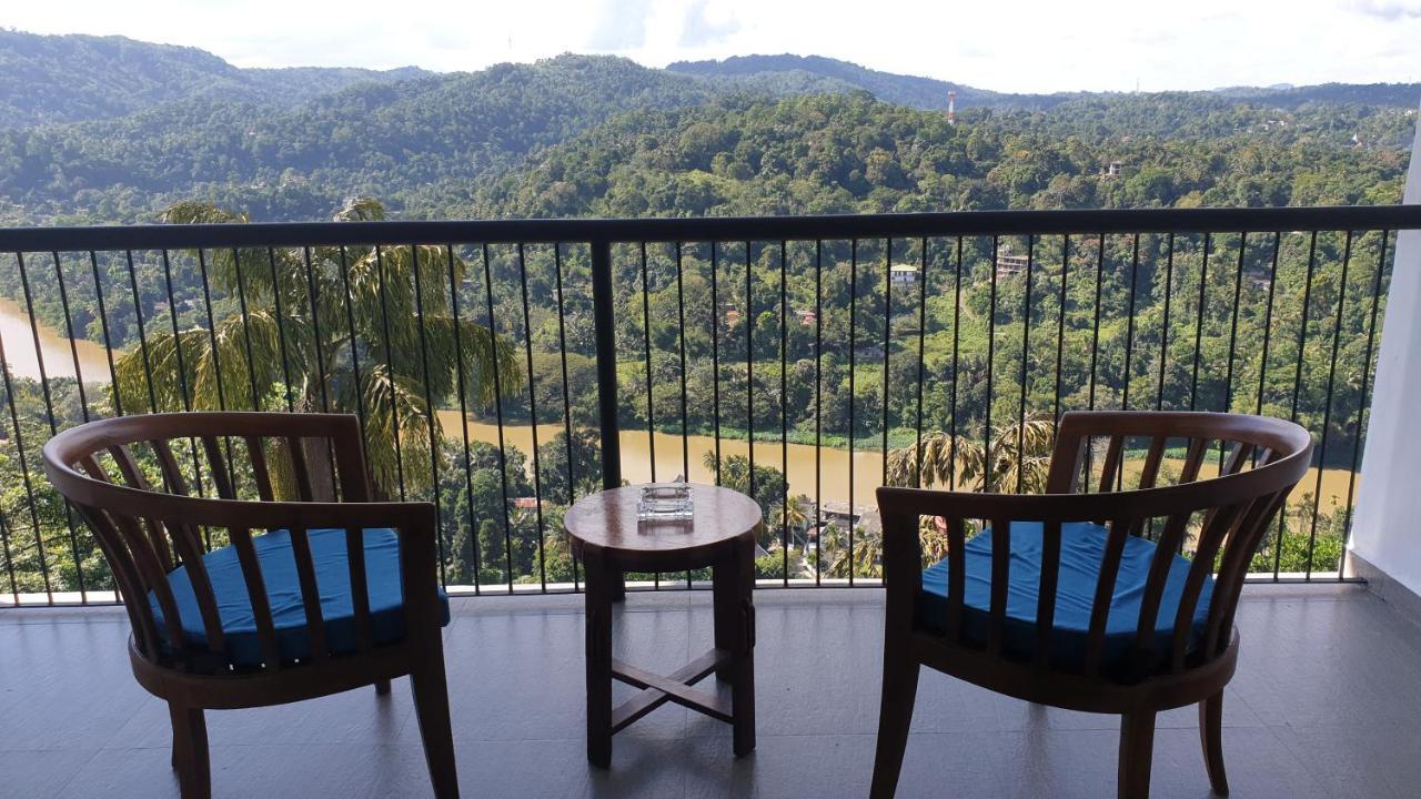 The Mountbatten Hotel Kandy Dış mekan fotoğraf